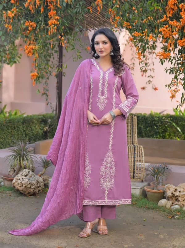Embroidered Straight Kurti Set (Lavender)