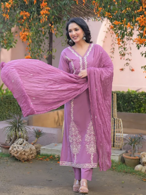 Embroidered Straight Kurti Set (Lavender)