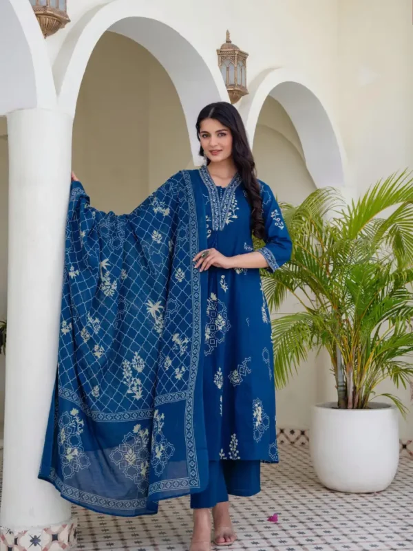 blue A Red Printed Kurti Set With Matching Pants And Dupatta