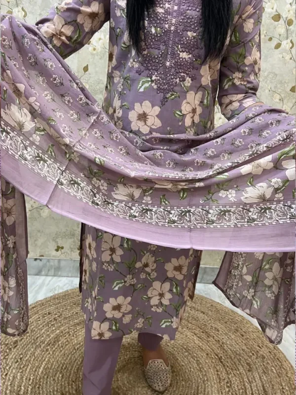 flo123 A Mauve Floral-Print Ethnic Ensemble Featuring An Embroidered Kurta, Matching Straight Trousers, And A Coordinating Dupatta
